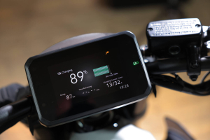 Zvuk ticha: vývoj charakteru modelu Honda WN7